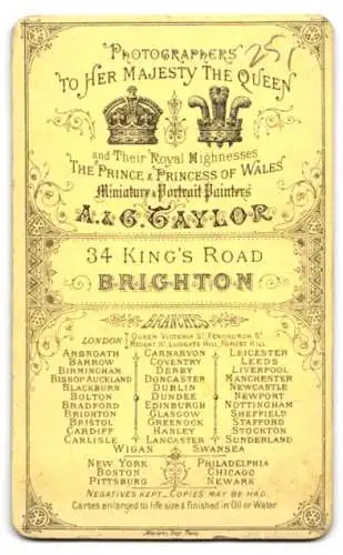 Fotografie A. & G. Taylor, Brighton, 34 King`s Road, Porträt eines eleganten Herrn