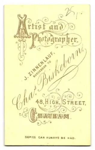 Fotografie J. Zinnenlauf, Chatham, High Street 48, Porträt einer sitzenden Dame