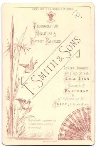 Fotografie T. Smith & Sons, Kings Lynn, 60 High Street, Brustporträt einer Frau