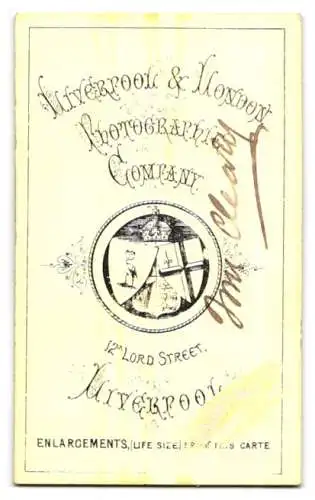 Fotografie Liverpool & London Photographic Company, Liverpool, Lord Street 12, Porträt eines eleganten Mannes