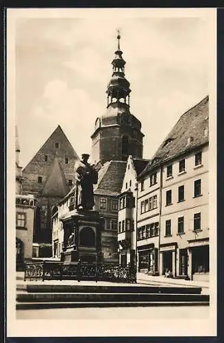 AK Eisleben, Lutherdenkmal mit Leihbücherei