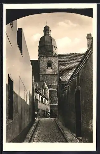 AK Eisleben, Dunkles Tor mit Petrikirche