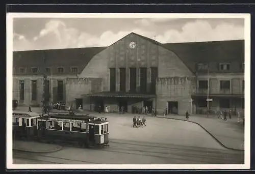 AK Karlsruhe, Strassenbahn am Hauptbahnhof