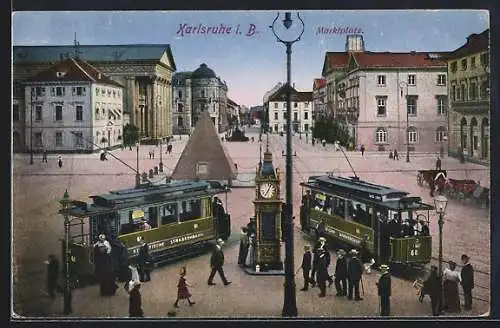 AK Karlsruhe i. B., Strassenbahnen auf dem Marktplatz