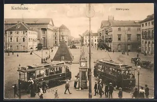 AK Karlsruhe, Strassenbahn am Marktplatz