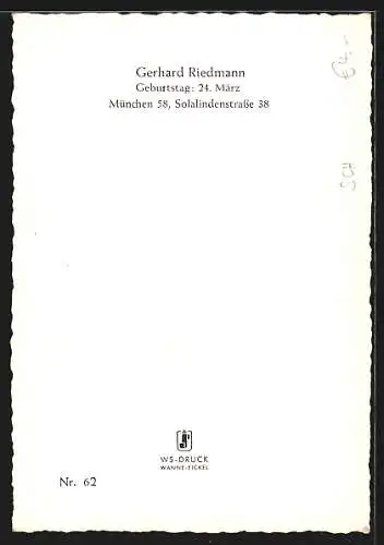 AK Schauspieler Gerhard Riedmann mit schüchternem Lächeln