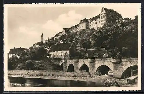 AK Kirchberg / Jagst, Uferpartie mit Brücke und Blick auf Schloss