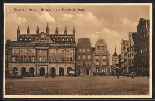 AK Rostock, Rathaus und alte Häuser am Markt