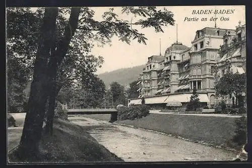 AK Baden-Baden, Partie mit Brücke an der Oos