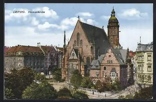 AK Leipzig, Thomaskirche mit Strasse aus der Vogelschau