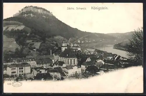 AK Königstein /Sa., Ortsansicht mit Berg und Fluss aus der Vogelschau