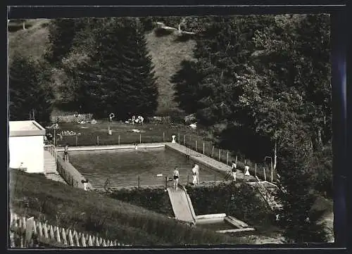 AK Todtnauberg /Schwarzwald, Gäste im Freibad