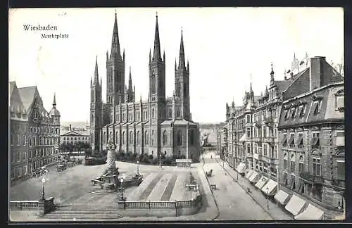 AK Wiesbaden, Kirche am Marktplatz mit Brunnen