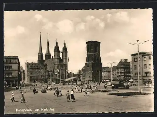 AK Halle /Saale, Kirche am Marktplatz mit Geschäften und Strassenbahn