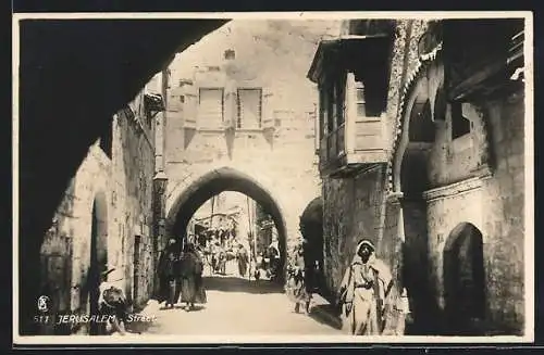 AK Jerusalem, Street, Strassenansicht mit Leuten