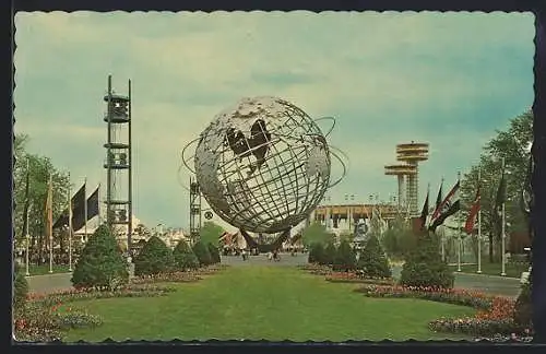 AK New York, World`s Fair 1964-1965, Unisphere with New York State Pavillion in background