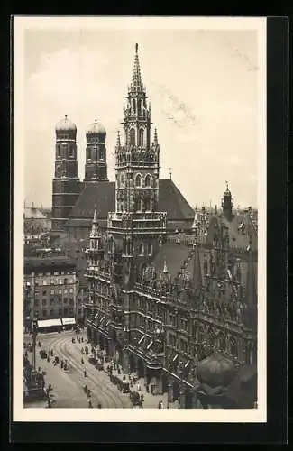 AK München, Marienplatz vom Alten Rathaus gesehen