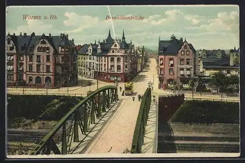 AK Worms a. Rhein, Strassenbahn auf der Brunhildenbrücke