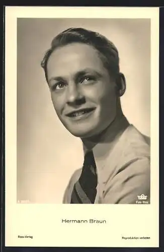 AK Schauspieler Hermann Braun mit Schlips nach oben lächelnd