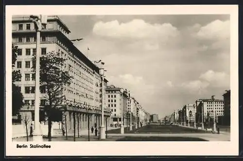 AK Berlin-Friedrichshain, Blick in die Stalinallee