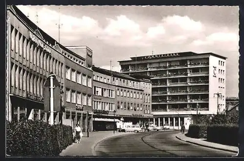 AK Wetzlar /Lahn, Strasse Karl Kellner-Ring mit Geschäften und Commerzbank