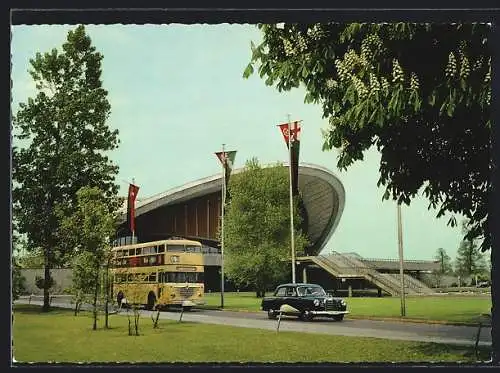 AK Berlin, Kongresshalle mit Bus im Tiergarten