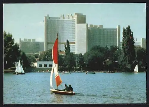 AK Wien, Das Internationale Zentrum mit Segelbooten