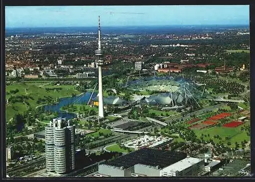 AK München, Panorama über das Olympiagelände mit BMW-Hochhaus, Olympiaturm und Olympiasee