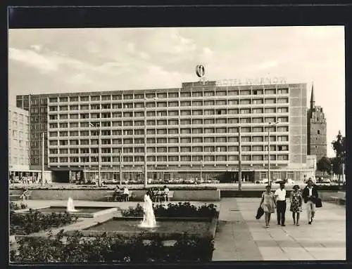 AK Rostock, Interhotel Warnow mit Anlagen