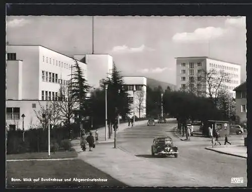 AK Bonn am Rhein, moderne Architektur, Blick auf Bundeshaus und Abgeordnetenhaus