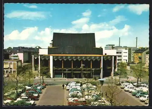 AK Krefeld, Stadttheater mit Parkplatz und Hochhäusern