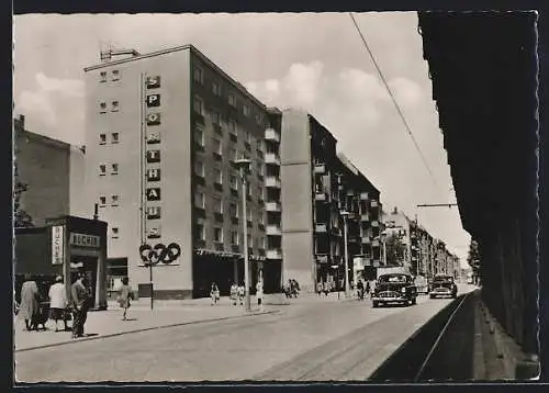 AK Berlin, Schönhauser Allee, Strassenpartie mit Sporthaus und Buchhandlung