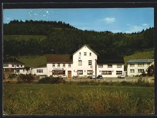 AK Langenei /Sauerland, Hotel-Pension Heinrich Schweinsberg, Haus der Bundeskegelbahnen des Lenne-Rothaargebirges