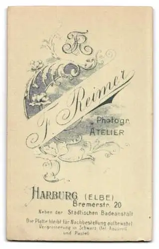 Fotografie F. Reimer, Harburg a. d. Elbe, Bremerstr. 20, Porträt eines kleinen Kindes in einem Kleid