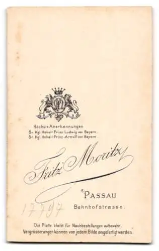 Fotografie Fritz Moritz, Passau, Bahnhofstrasse, Ein elegantes Paar