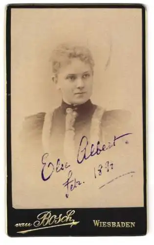 Fotografie van Bosch, Wiesbaden, Wilhelmstrasse 3, Porträt einer jungen Frau