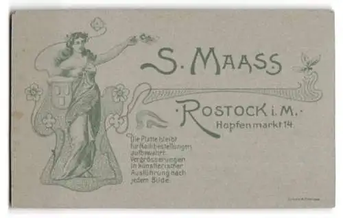 Fotografie S. Maass, Rostock i.M., Hopfenmarkt 14, Zwei Frauen in eleganter Kleidung