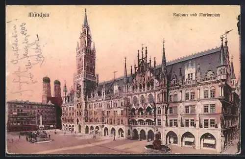 AK München, Partie am Neuen Rathaus mit Mariensäule