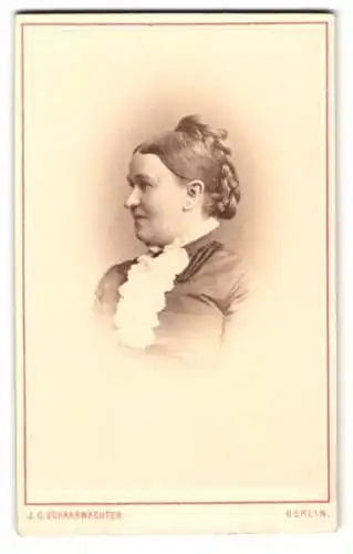 Fotografie J.C. Schaarwächter, Berlin, Friedrich-Str. 190, Portrait einer Frau im Profil