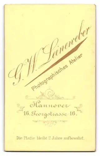 Fotografie G.W. Leineweber, Hannover, Georgstrasse 16, Porträt eines Mannes mit Brille und Vollbart