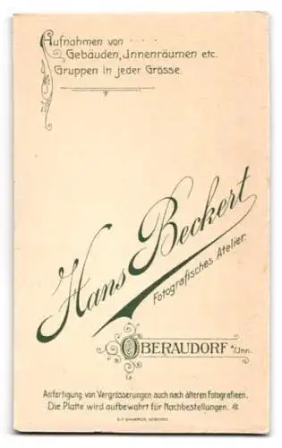 Fotografie Hans Beckert, Oberaudorf am Inn, Sitzende Dame mit gestreifter Bluse und Pelzschal