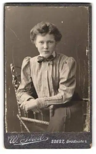 Fotografie W. Streil, Soest, Brüderstrasse 1, Porträt einer jungen Dame