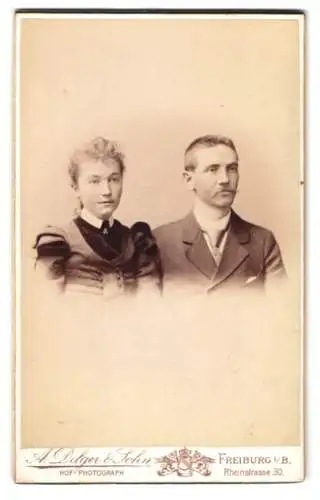 Fotografie A. Dilger & Sohn, Freiburg, Rheinstrasse 30, Porträt eines Herren und einer Dame