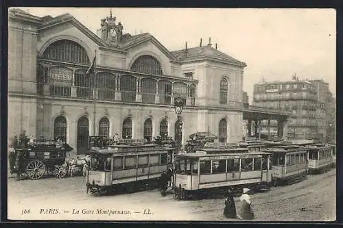 AK Paris, La Gare Montparnasse, Strassenbahn