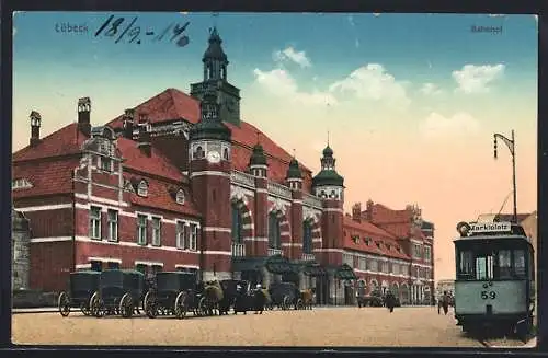 AK Lübeck, Bahnhof mit Strassenbahn