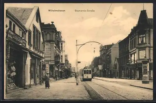 AK Wilhelmshaven, Bismarck-Strasse mit Strassenbahn