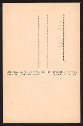 AK Schauspieler Traudl Stark und Karl Ludwig Diehl umarmend