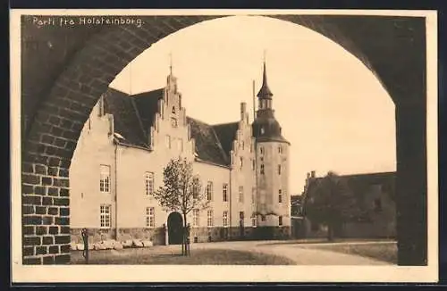 AK Holsteinborg, Schloss durch Tor gesehen