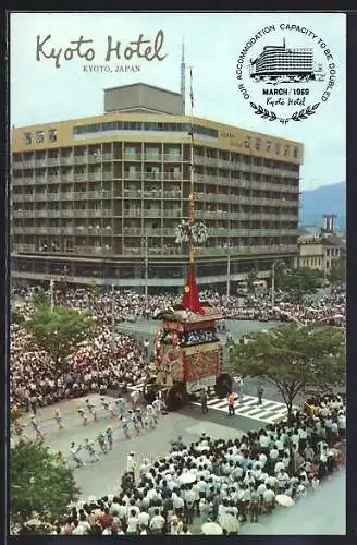 AK Kyoto, Kyoto Hotel mit festlicher Strassenparade aus der Vogelschau