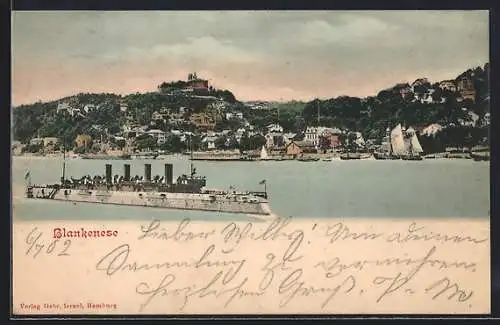 AK Hamburg-Blankenese, Ortsansicht vom Wasser aus gesehen, Kriegsschiff auf der Elbe